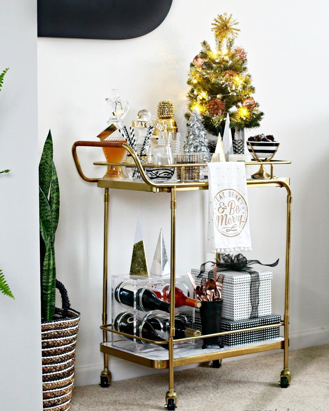 A Merry and Metallic Christmas Home | 12 Days of Holiday Homes Tour 2016: This is our Bliss Christmas Living Room | Holiday Bar Cart styling || www.thisisourbliss.com