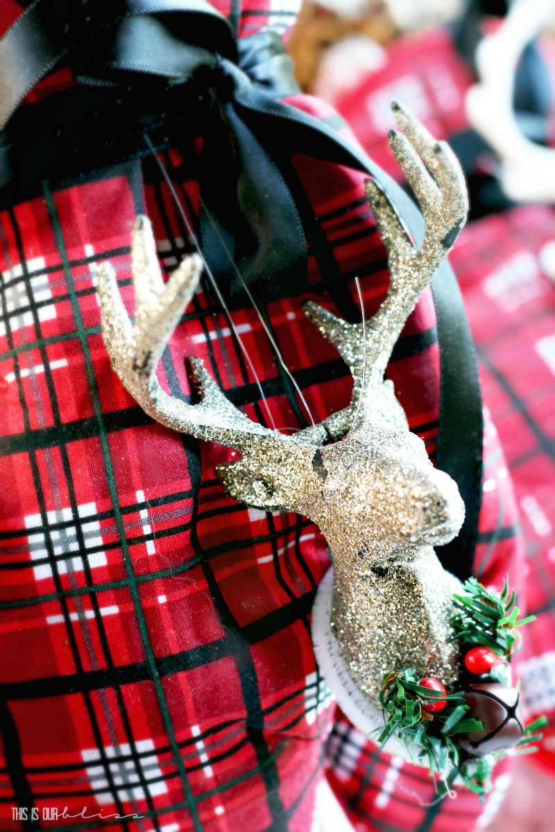 5 Minute Holiday Hostess Gift using Dollar Store Supplies - Cute, Affordable & festive gift idea!