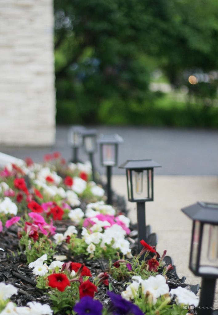 outdoor flower beds with Impatiens - Front porch decorating ideas - This is our Bliss