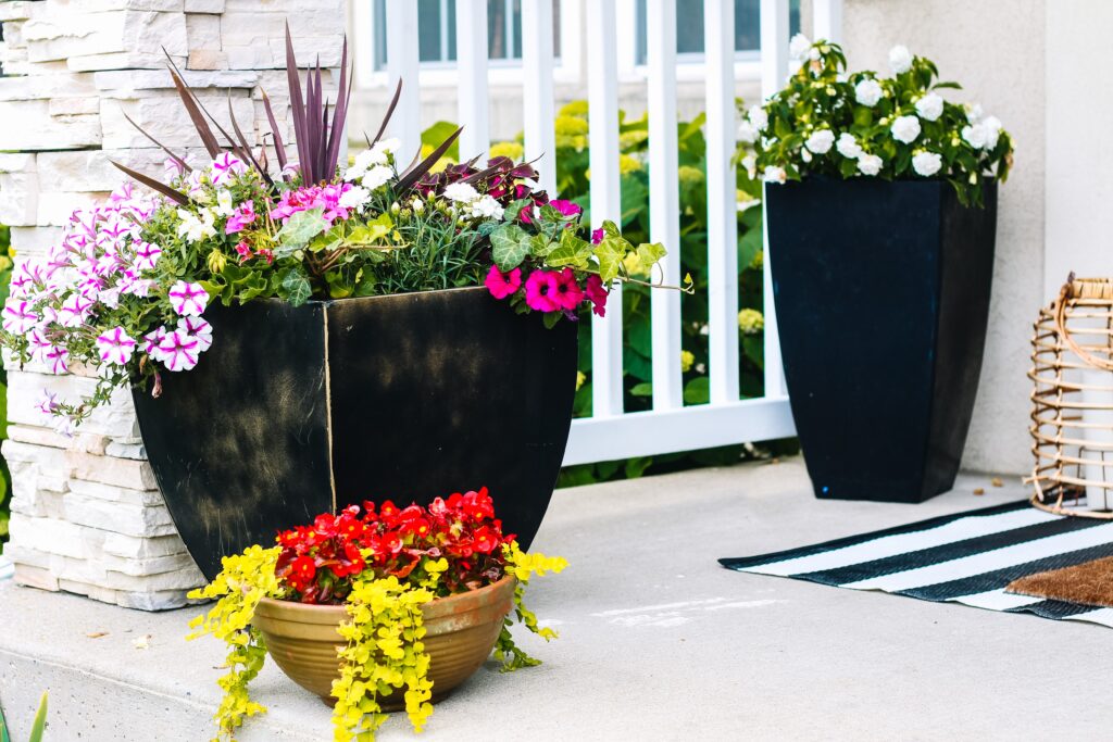 planters on the front porch - Summer flowers in planters - small porch decorating ideas for Summer