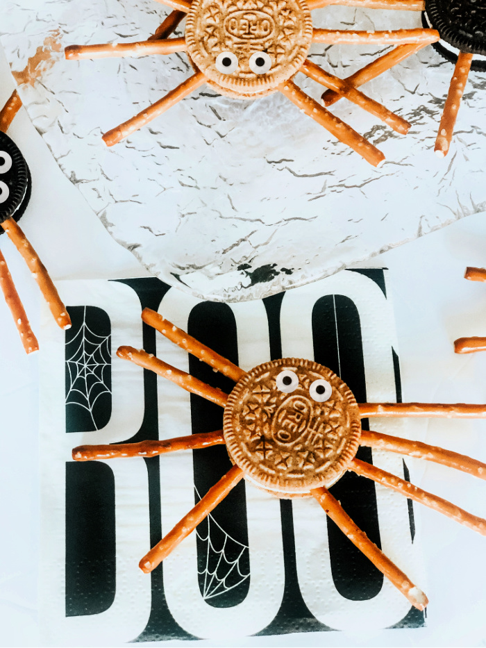 Oreo cookie spiders for Halloween - This is our Bliss