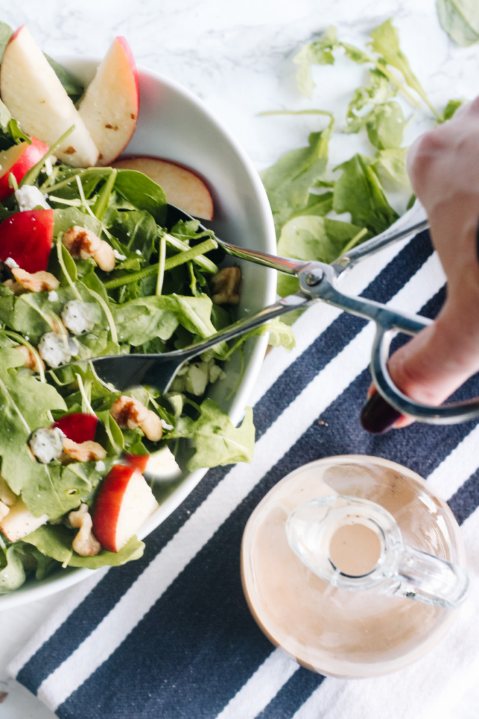 Apple Feta Walnut Salad - Easy salad for the holidays - #applefetawalnutsalad #holidaysalads