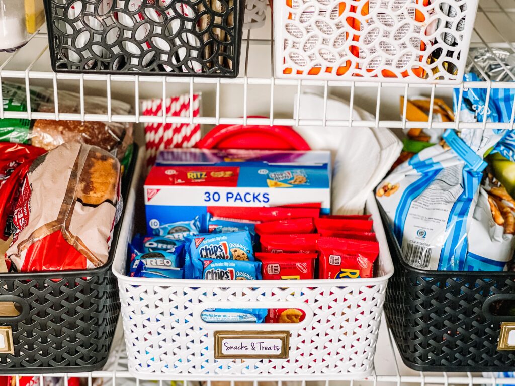 busy mom hacks for organizing snack time - Nabisco @ walmart - This is our Bliss - Oreo cookies chips ahoy Ritz crackers #momhacks #snackideas #onthegosnackideas #pantrybins