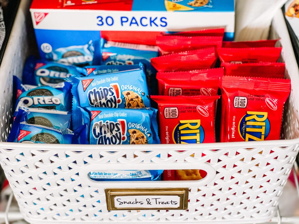 busy mom hacks for organizing snack time - Nabisco @ walmart - This is our Bliss - Oreo cookies chips ahoy Ritz crackers #momhacks #snackideas #onthegosnackideas #pantrybins (2)